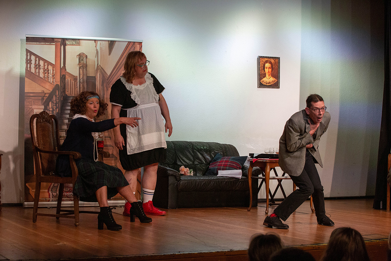 Thumbnail 06_TheaterTheater04.jpg